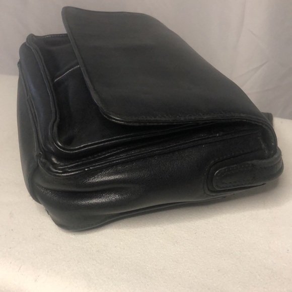 JACQUELINE FERRAR Vintage black buttery soft leather handbag. - Picture 7 of 13